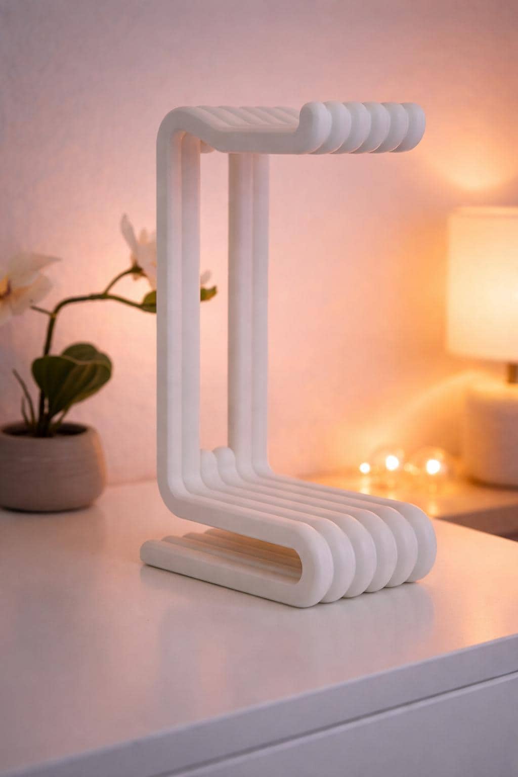 Minimalist Headphone Stand, Modern Desk Headset Holder, AirPods Max Gaming Organizer