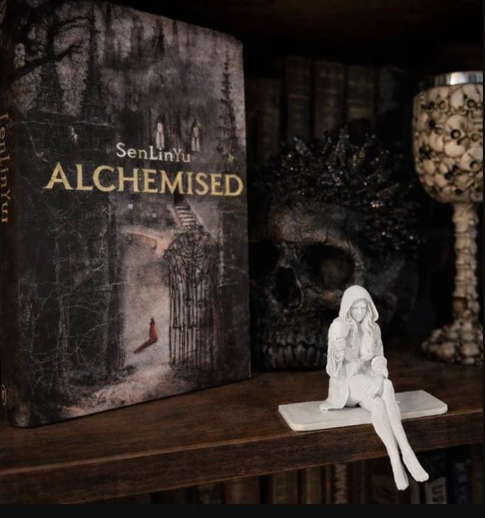 Gothic Book Nook Figurine, Dark Academia Shelf Decor, Fantasy Reader Statue